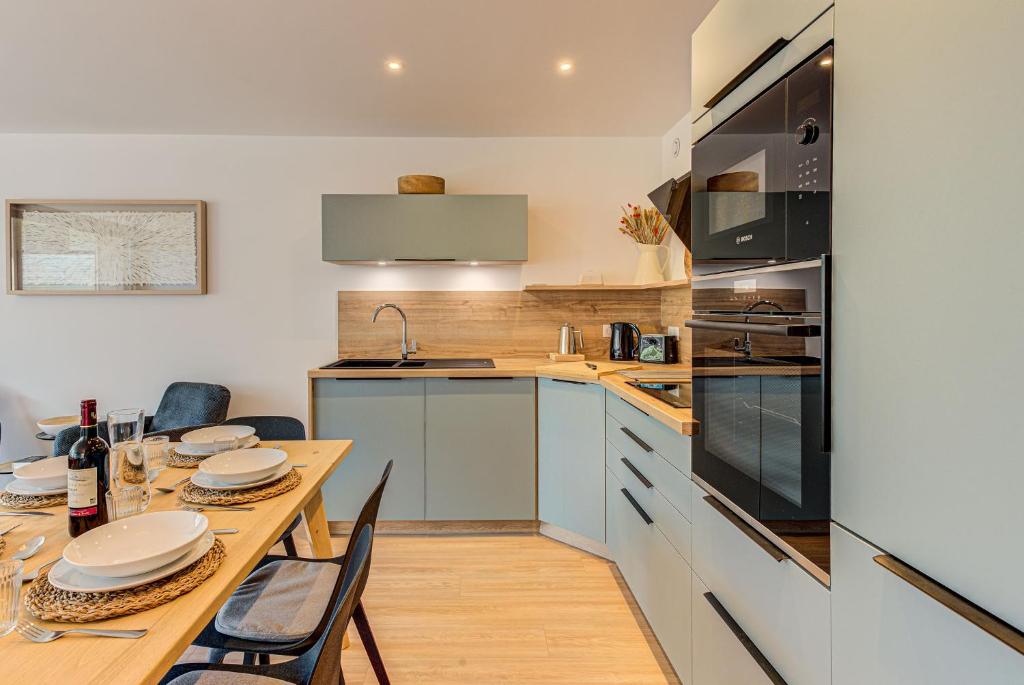 Apartment Cristal des Glaces, Mont Blanc View, Alpes Agency, sleeps 6 - 2