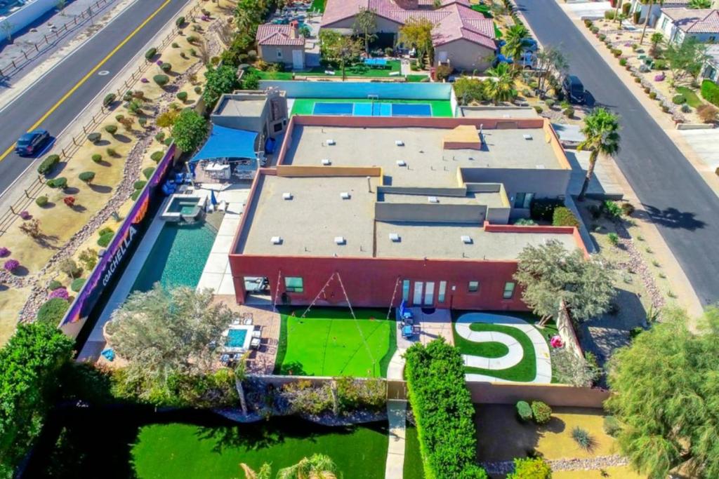 The Masterpiece, Indio