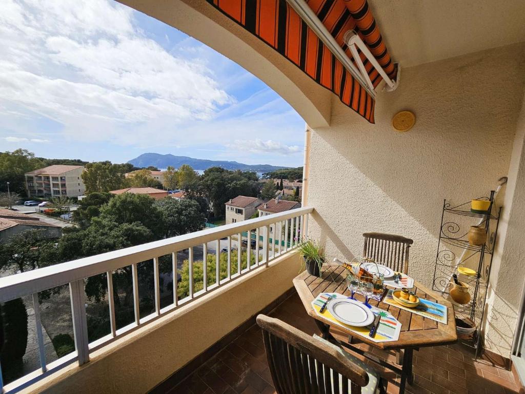 Vue mer, WIFI, climatisation, 3 couchages,500m de la plage...Tout à pied, Saint-Mandrier-sur-Mer
