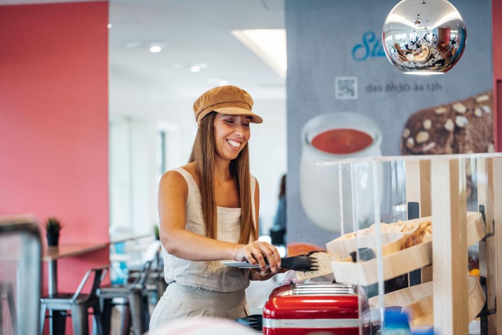 อาหารและเครื่องดื่ม