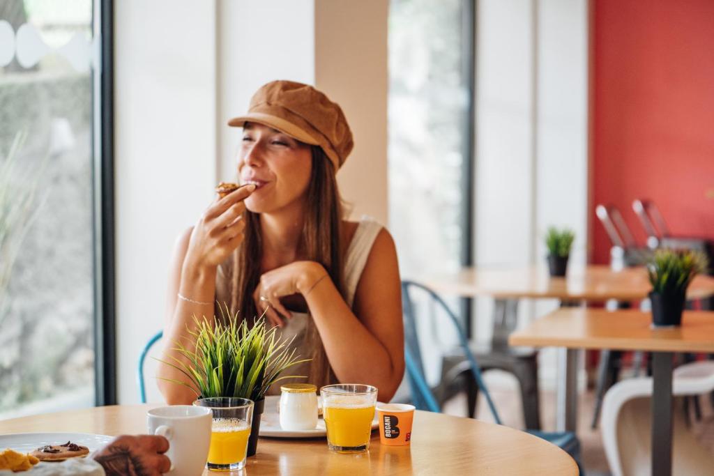 อาหารและเครื่องดื่ม