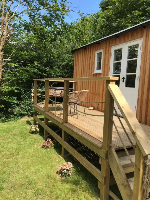Shepherd's Hut at Rosewood House, Liskeard - pet-friendly stay