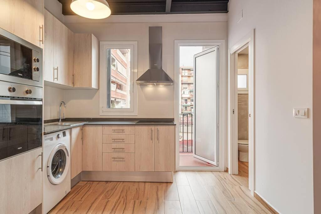 Live Like A Local In Eixample - 2