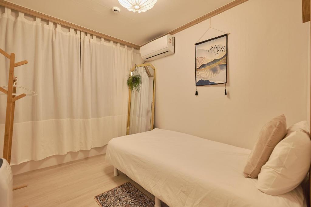 Happy 2026 - Zen House Jamsil - cozy, pristine, hotel-style stay, prime location
