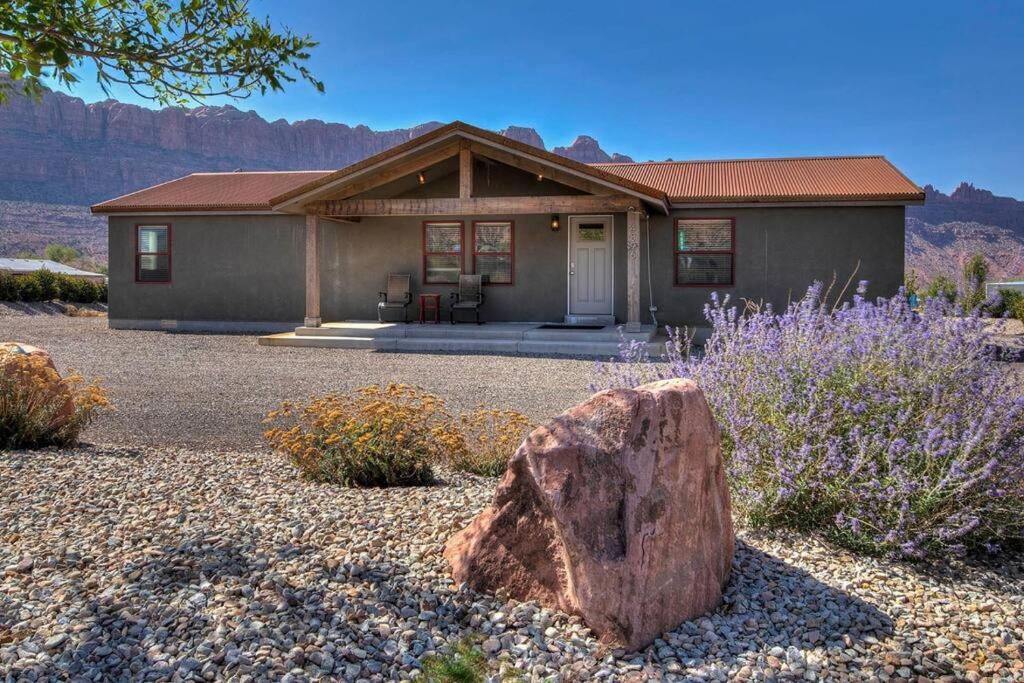 The Shack Private Home & Hot Tub, Moab