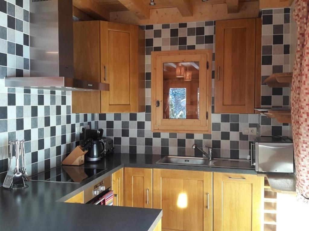 Chalet familial aux Gets, 8 pers, 150m des pistes, 4 chambres, 4 SDB, terrasse sud, proche lac - FR-1-802-71 - 3