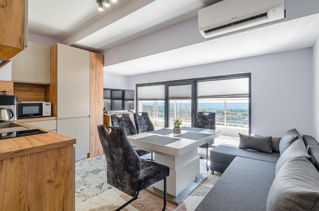 New Vinnie View, Varna