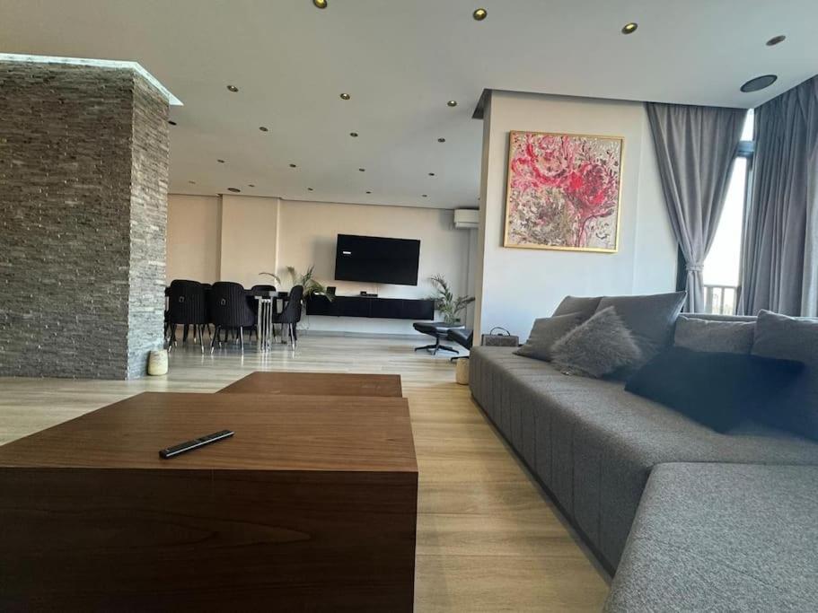 Nice flat in the best of Zamalek, Káhira