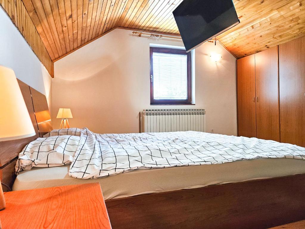 Sarajevo Pine Hideaway - Free Private Parking - 5