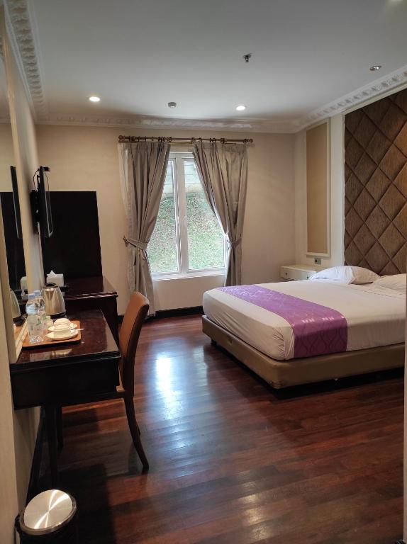 Beth Kasegaran Theresia Hotel