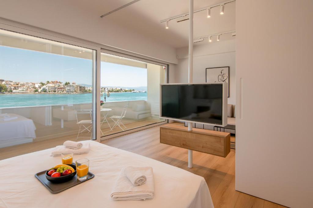 Live in style, Chalkis