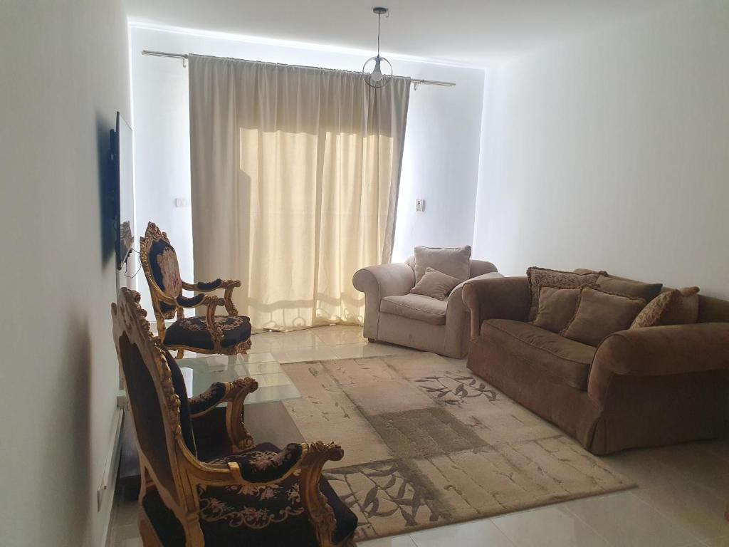 Clubside Retreat in Rehab City, Káhira