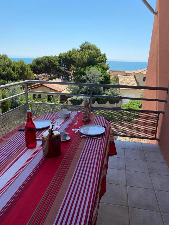 Grand Appartement 4 pers - bien ventilé - Terrasse - Vue Mer - Proche plage - 1