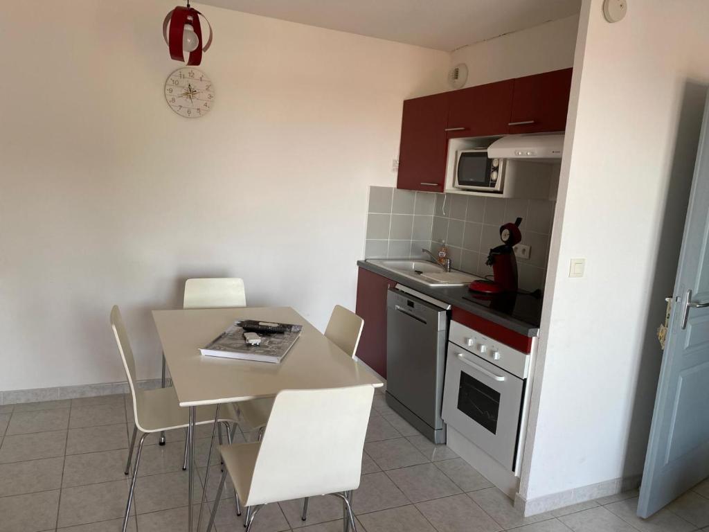 Grand Appartement 4 pers - bien ventilé - Terrasse - Vue Mer - Proche plage - 3