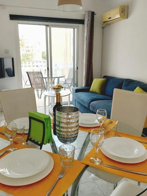 Άνετο παραλιακό διαμέρισμα Λάρνακα ΜΑΚΕΝΖΙ, Larnaka