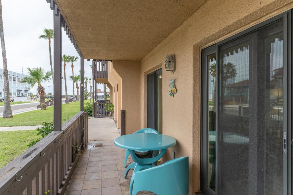 Tiki 150, South Padre Island