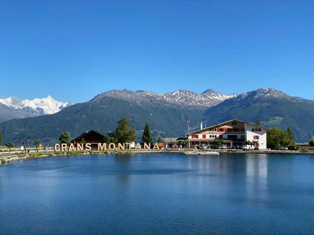Hotel du Lac, hotel v destinaci Crans-Montana