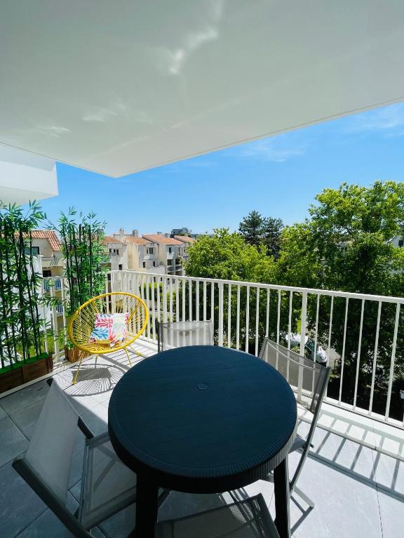 T2 neuf quartier Vieux Port avec ascenseur et terrasse - 2