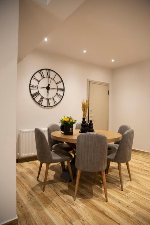 Apartment Viewing Garden, Volos