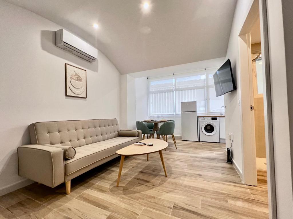 Los Naufragos Beach Apartment - 1