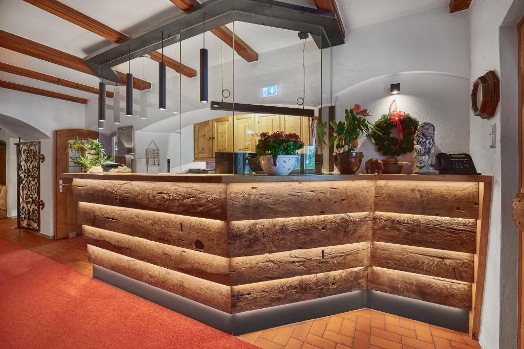Aktivhotel & Gasthof Schmelz Ihr familienfreundliches Urlaubs Hotel mit Wellness, Almsauna, Chiemgau Karte - 5