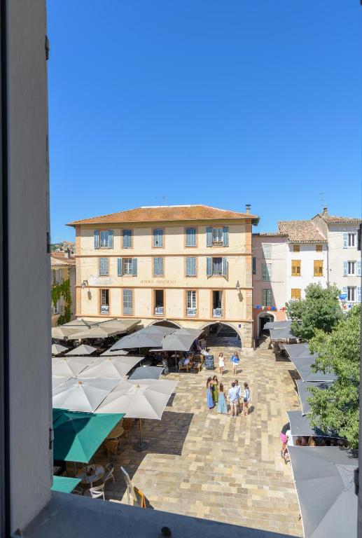 VALBONNE Maison cur de village 전경