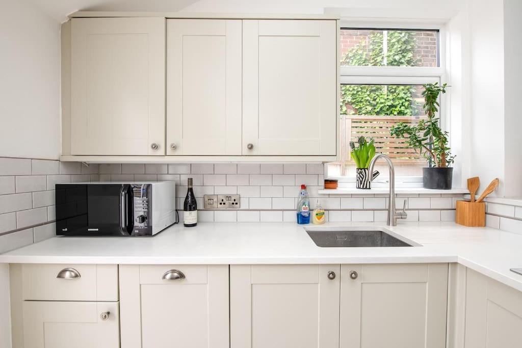 Southsea rental for families, friends and contractors, Portsmouth