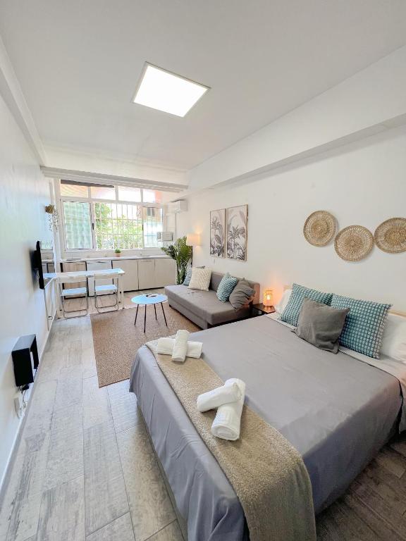 Cozy Studio with Pool Acuario - 3