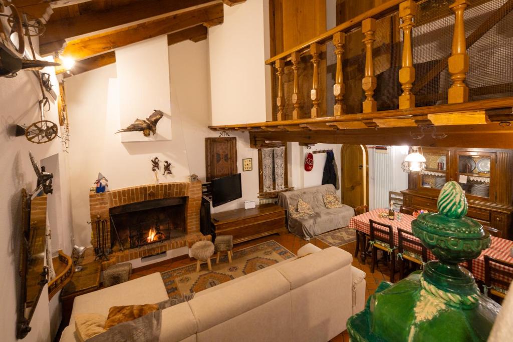 Chalet Corona, Giustino