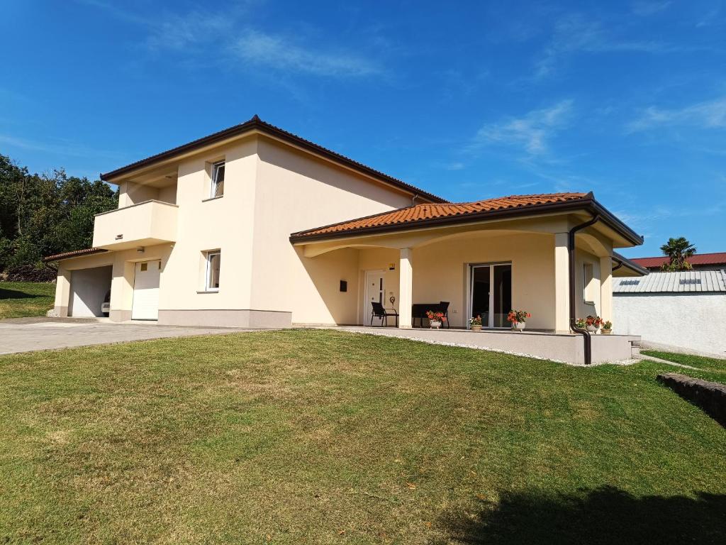 Počitniška hiša Kapitanovše, Ajdovščina