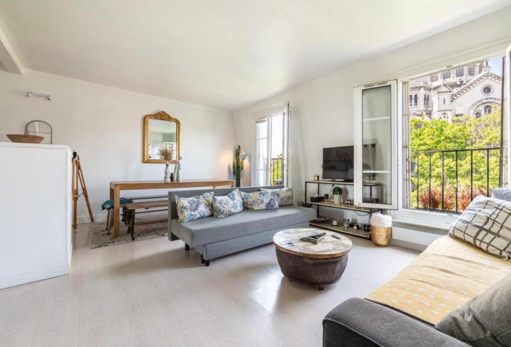 In front of Sacré Cœur - 2 Bedrooms in last floor - 2