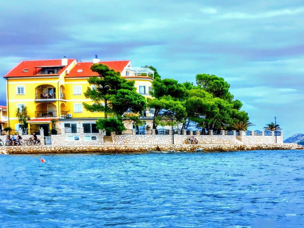 Apartment 10 in Villa Petrac, Rab