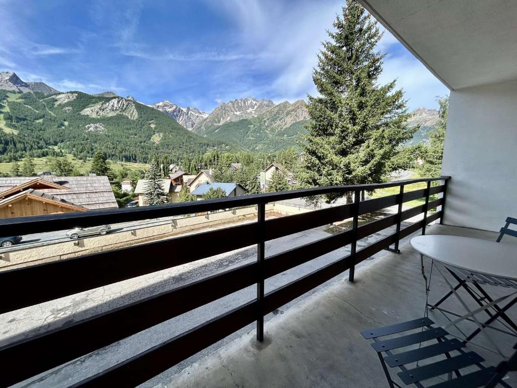 Charmant T2 rénové, balcon sud, proche commerces - 1