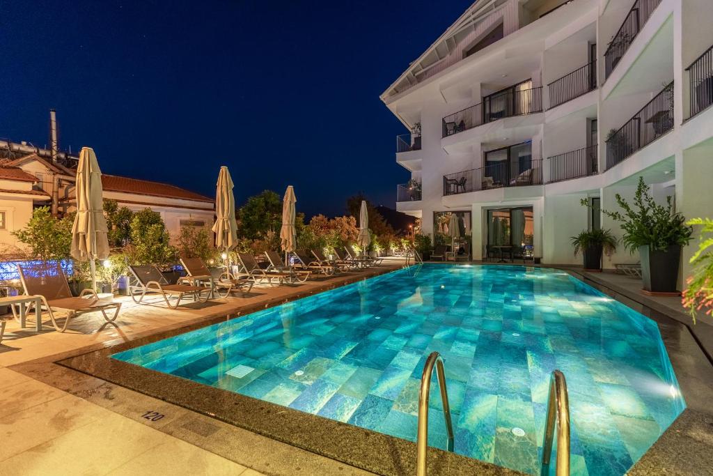 スイミングプール