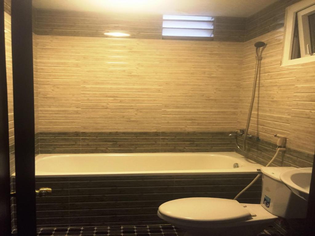 Hot tub