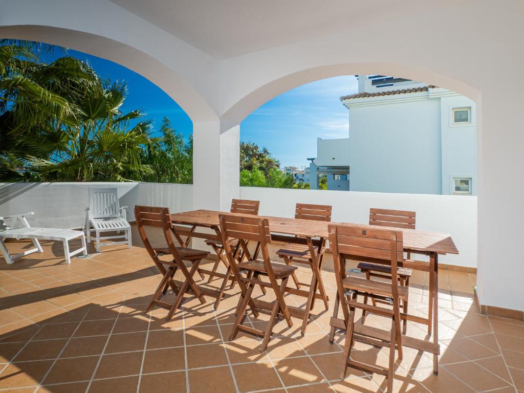 2044-Groundfloor with huge terrace and pools, Manilva