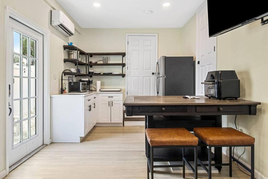 The Serene Green, St Petersburg