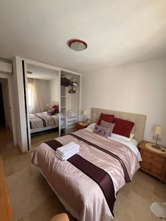 Beautiful 2 beds-near coast with pool & balcony - 2