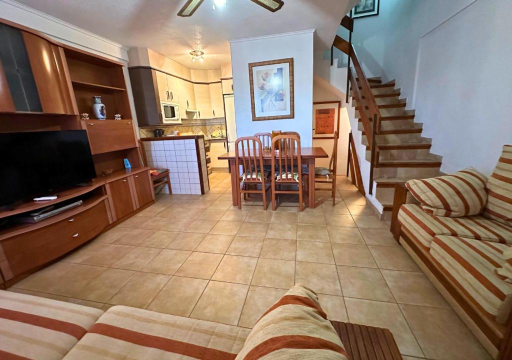 Bungaló en La Mata en urbanización con piscina - 5