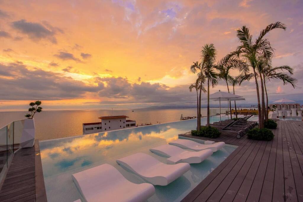 DTerrace Luxe 2bd 2ba Romantic Zone Los Muertos Beach and Pier - 2