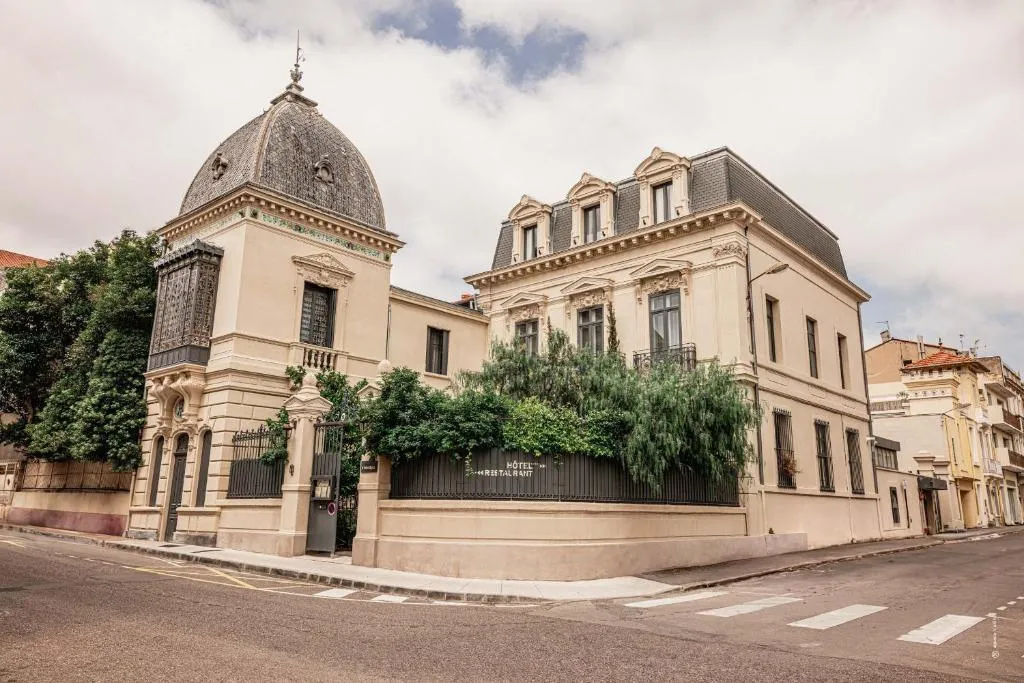 Hôtel Le Mosaïque，位于纳博讷的酒店