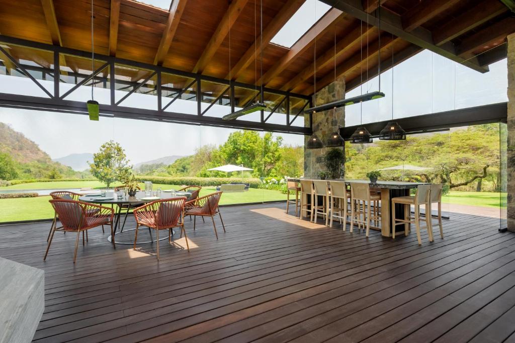 El Salto, Luxury Ranch with Lake View - 5