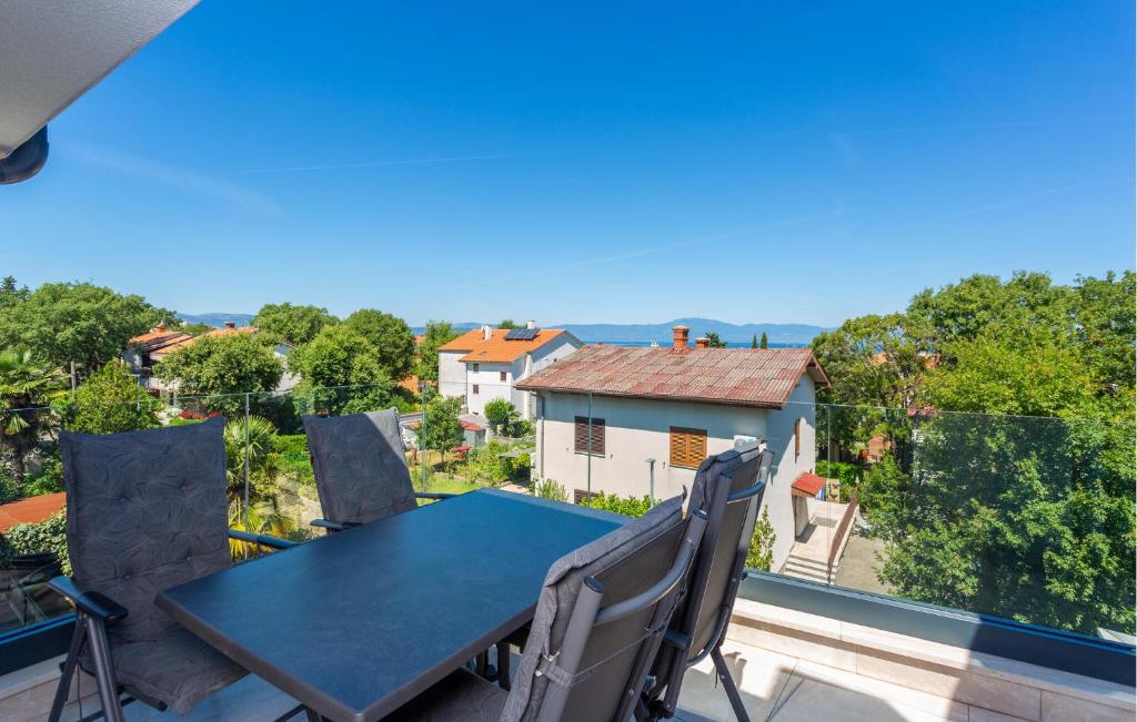 Nice Apartment In Malinska With Wifi, Malinska