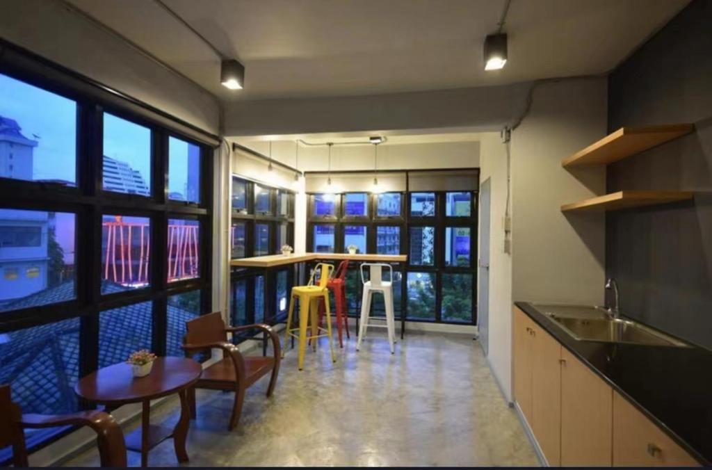 Bangkok Chat box Hostel