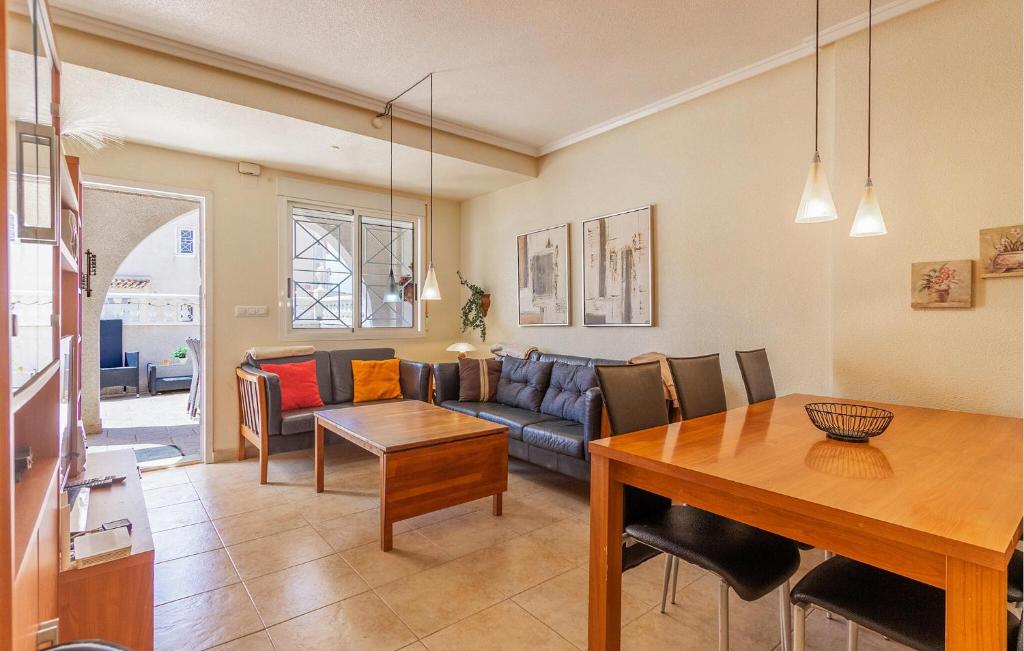 4 Bedroom Beautiful Home In Torrevieja - 4
