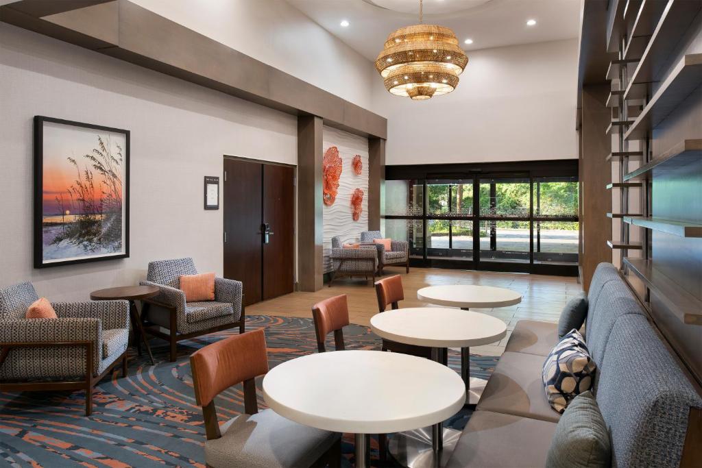 Hampton Inn Myrtle Beach-Northwood lobby or room