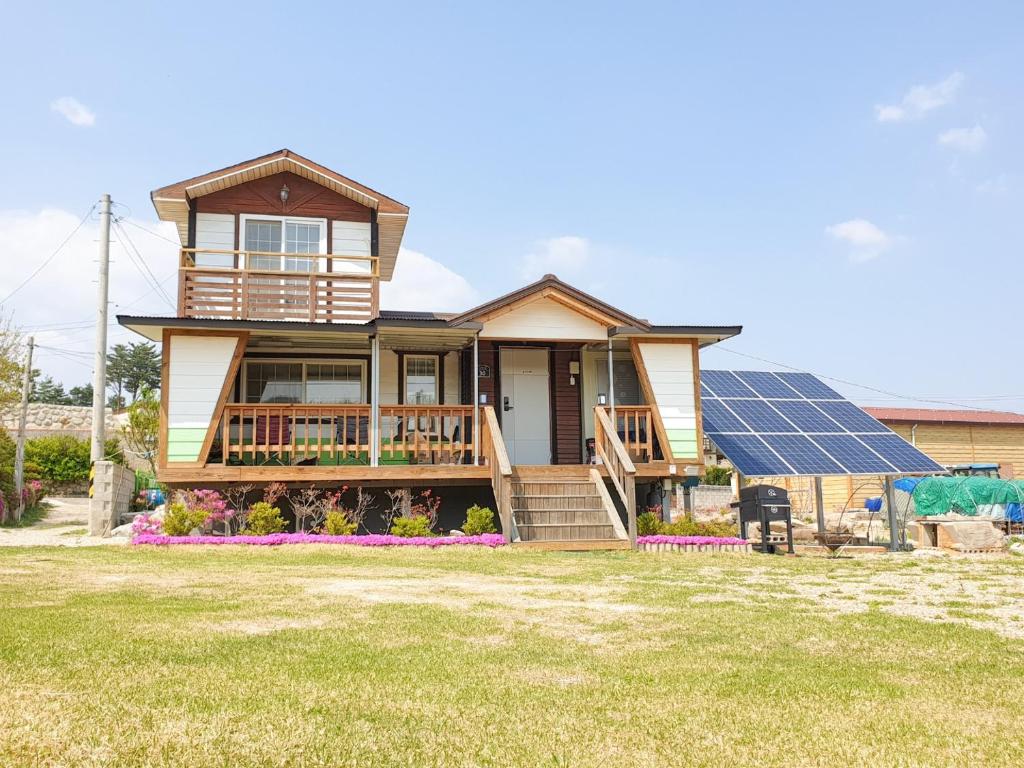 강원 고성ㅡ 숲속오두막 Forest Cabin 잔디마당 독채 바다차량5분 설악산 울산바위, Goseong