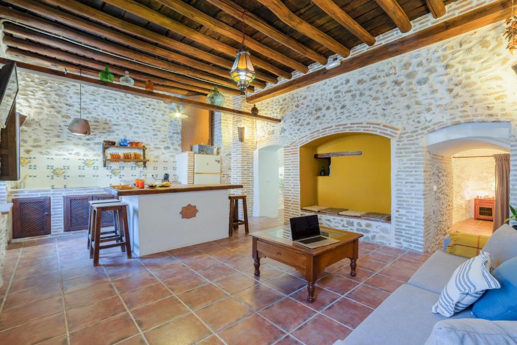 TrendyHomes Alhambra Cueva - 5