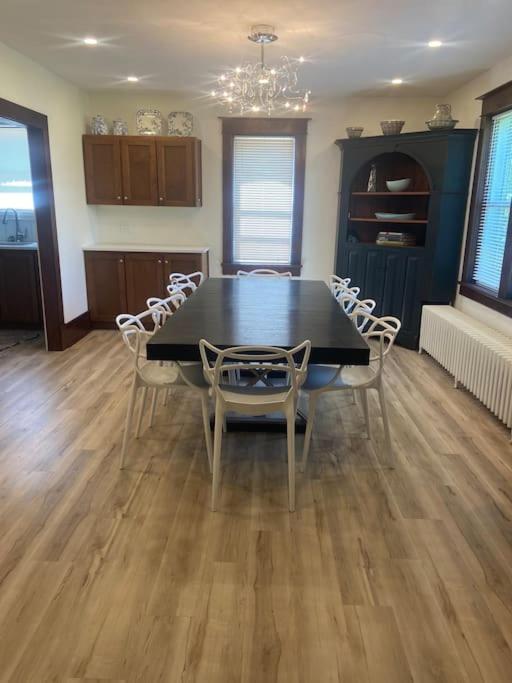 Fallsview Area! Only 10 min walk, Niagara Falls