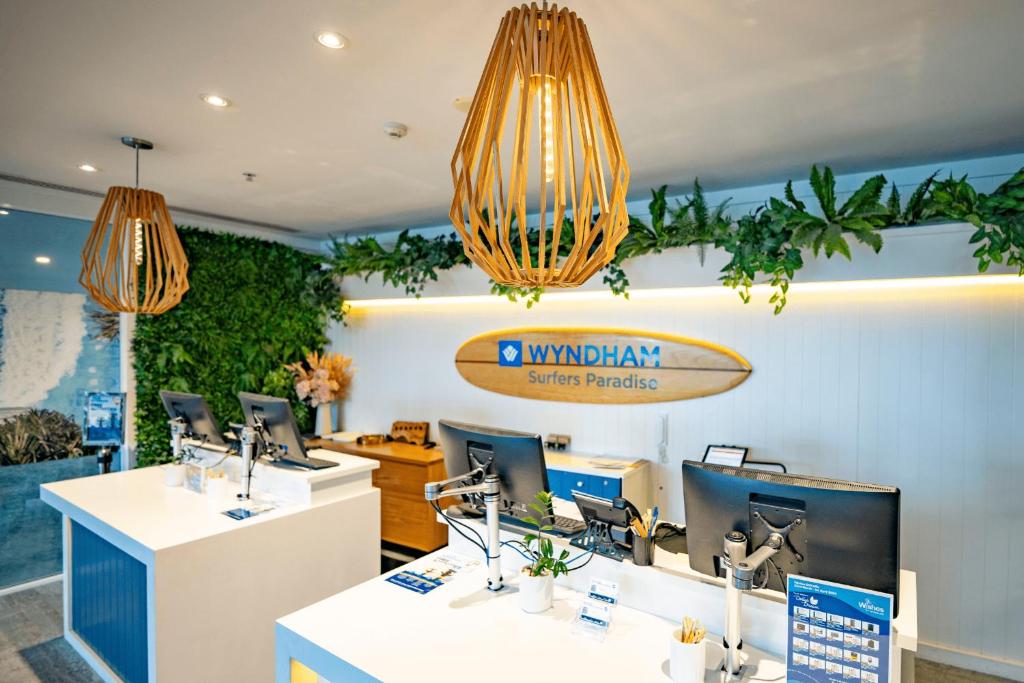 フロント・ロビー